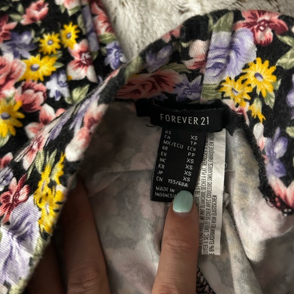 F21 FLORAL LEGGINGS - Picture 4 of 4